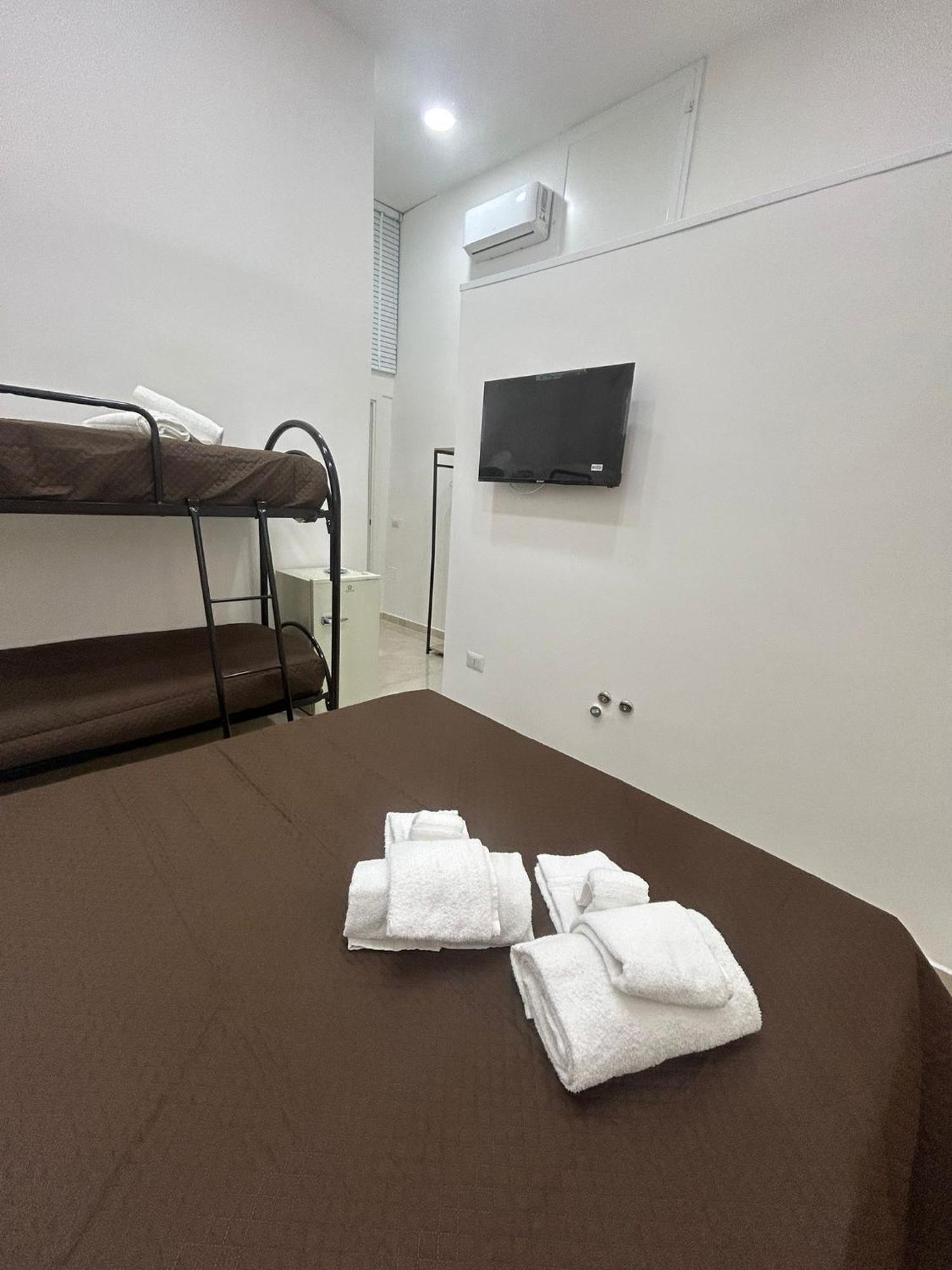 Luxury Rooms Carbonara 95 Napoli Bagian luar foto
